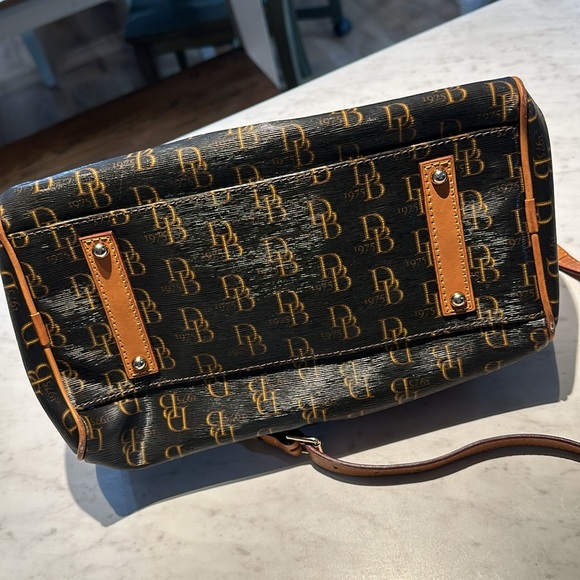 DOONEY & BOURKE Signature DB Classic Satchel Brown & Gold Shell Leather - Picture 4 of 5